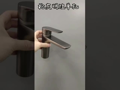 Grifo de PVC con boquilla de zinc fundido a presión, manijas para baño, color plata brillante