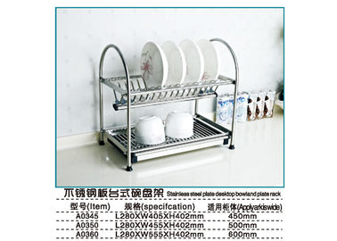 La ayuda enmarca perspectiva elegante de la cocina del aspecto contemporáneo moderno de los accesorios