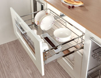 Saque el gabinete que resbala los accesorios modernos de la cocina de la cesta de alambre para el almacenamiento