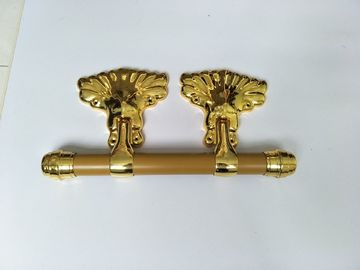 Manijas plásticas del ataúd de los accesorios del ataúd del color oro para adornar los ataúdes